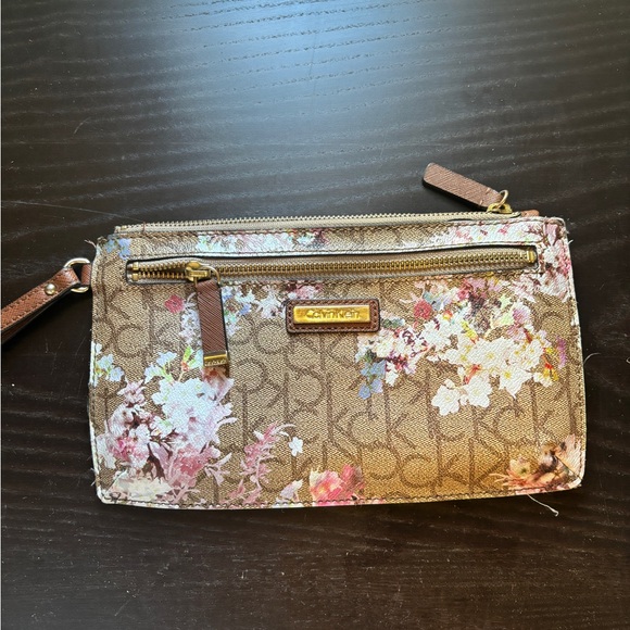 Calvin Klein Floral Tan Wristlet - Picture 1 of 3